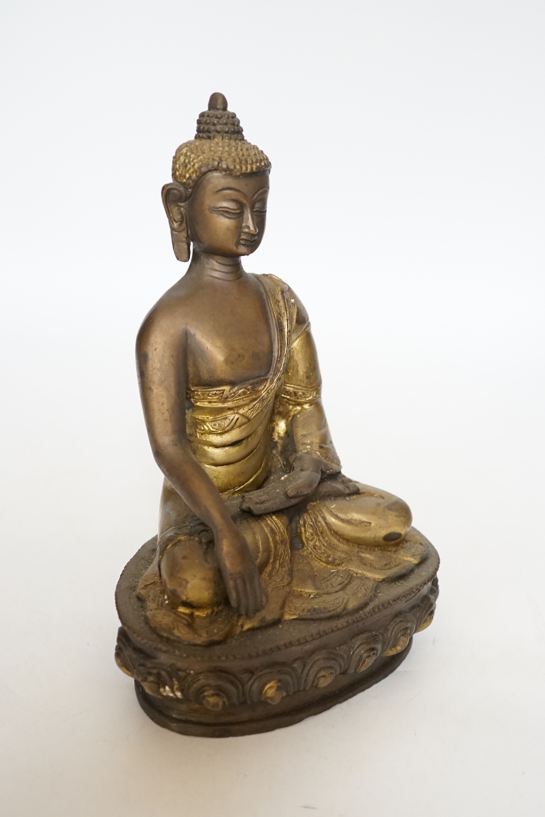 A South East Asian bronze Buddha, 22cm